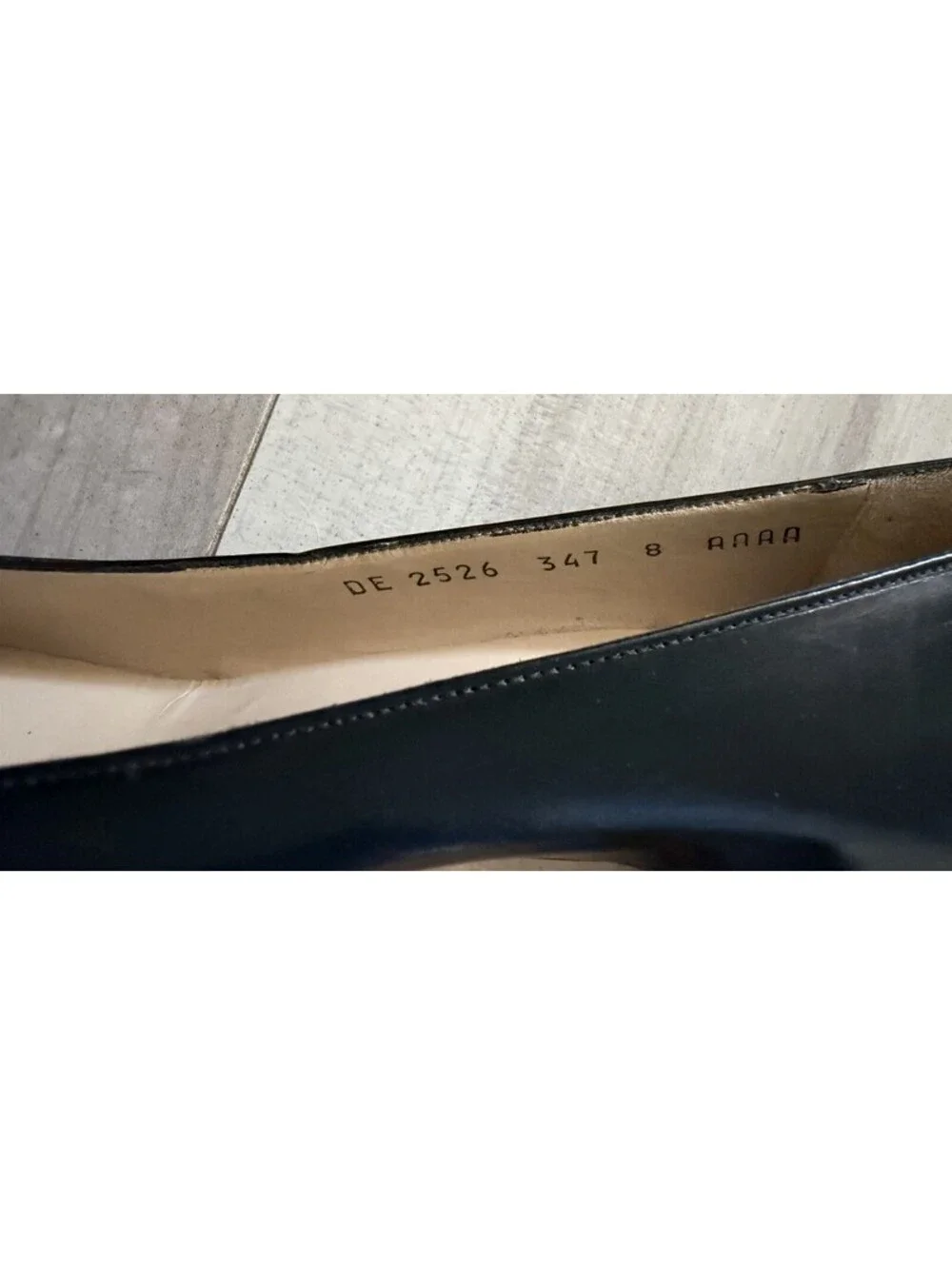 SALVATORE FERRAGAMO Sz 8 AAAA Black Leather Classic Pumps Low Heel Shoes
